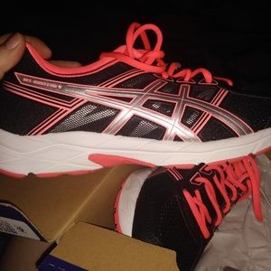 Brand New ASICS Size 10